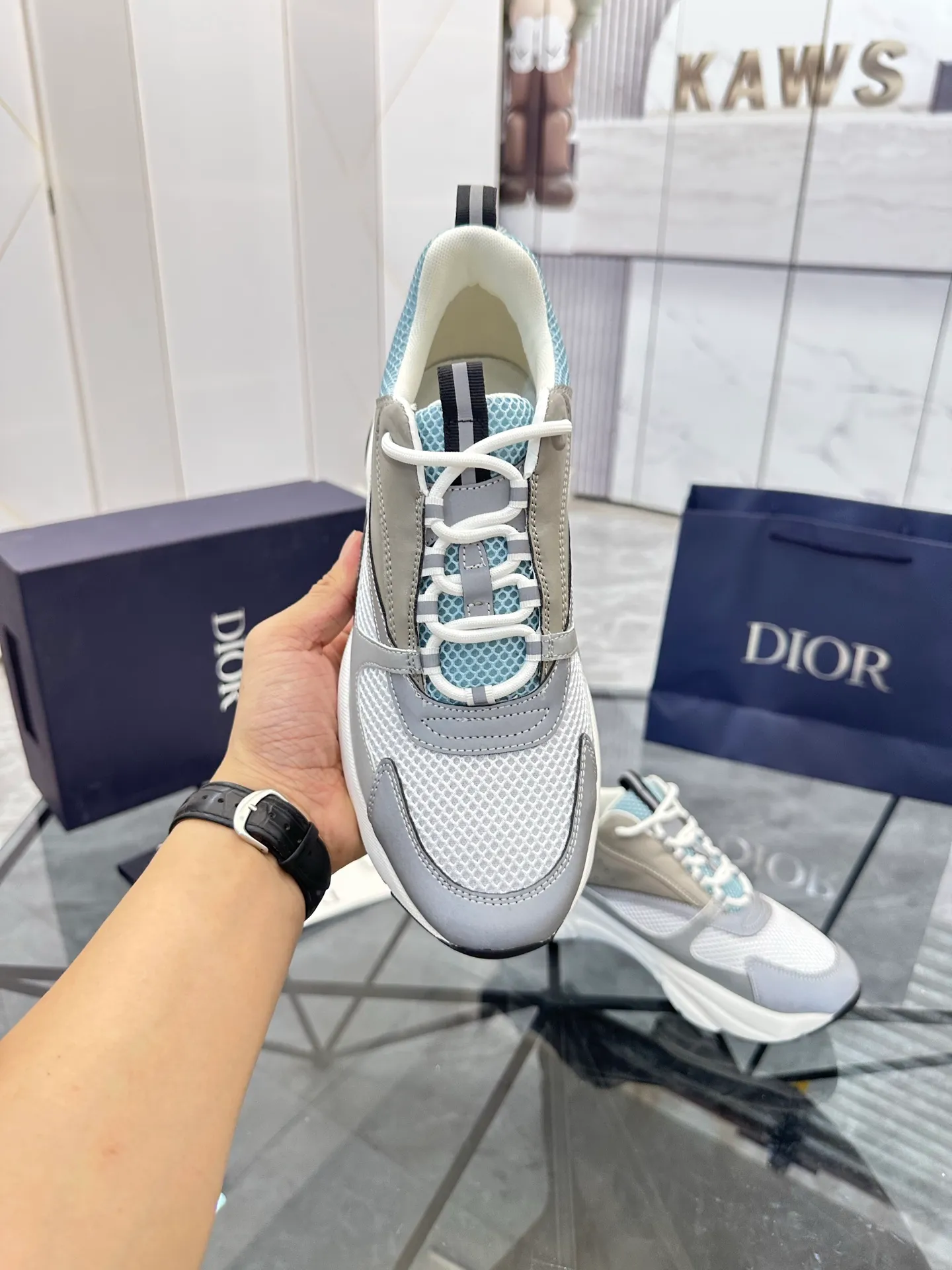Men's shoes: 💰P460¥ Ready in Guangzhou, fully packaged Product trademark: Dior* "Dior*" low-top casual shoes Regular size: 38-46 (can be customized to 47) B22 Product materials: imported cowhide leather upper spliced ​​with original fabric, breathable lining, original outsole. Number: 920